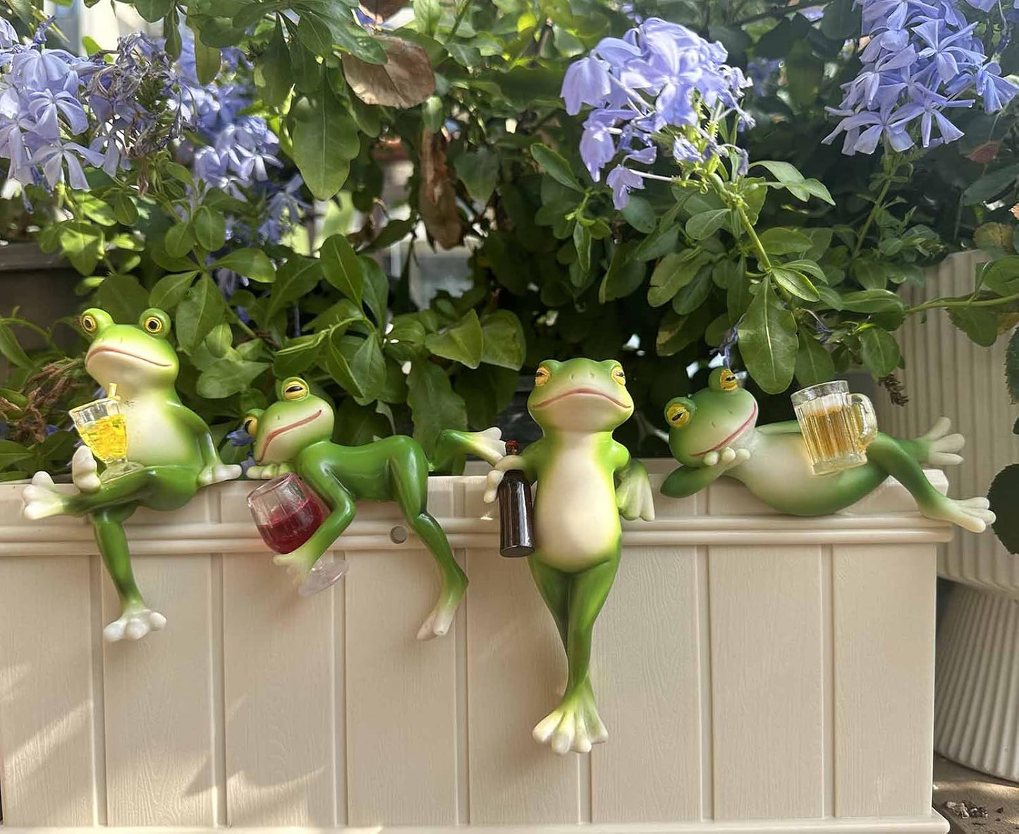 Miniature Frog Figurines Plant Decorations for Pots, Funny Frog Garden Decor Outdoor Gifts Women Frog Statue Planter Hugger for Flower,Yard,Lawn Ornament,3.94"x2.12"x3.94